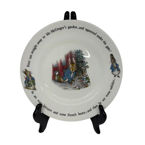 VTG Wedgwood Beatrix Potter Peter Rabbit Plate 8" Mr. McGregor's Garden England - Picture 1 of 7